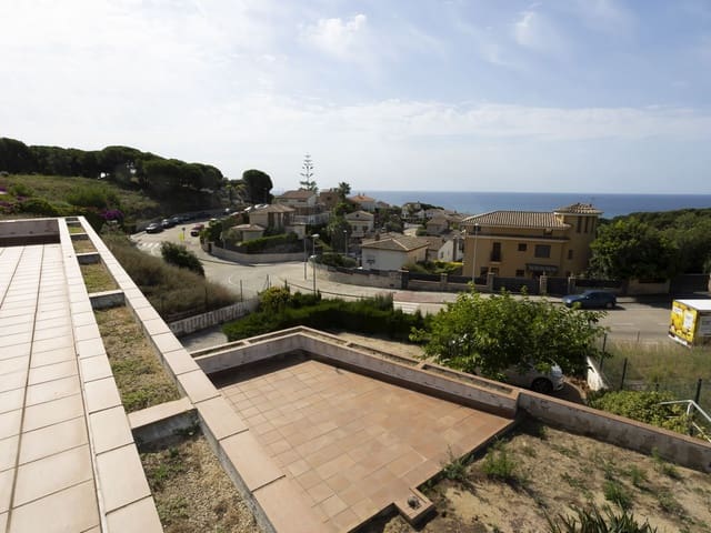4 soverom Hus til salgs i Barcelona by med garasje - € 949 000 (Ref: 9988435)