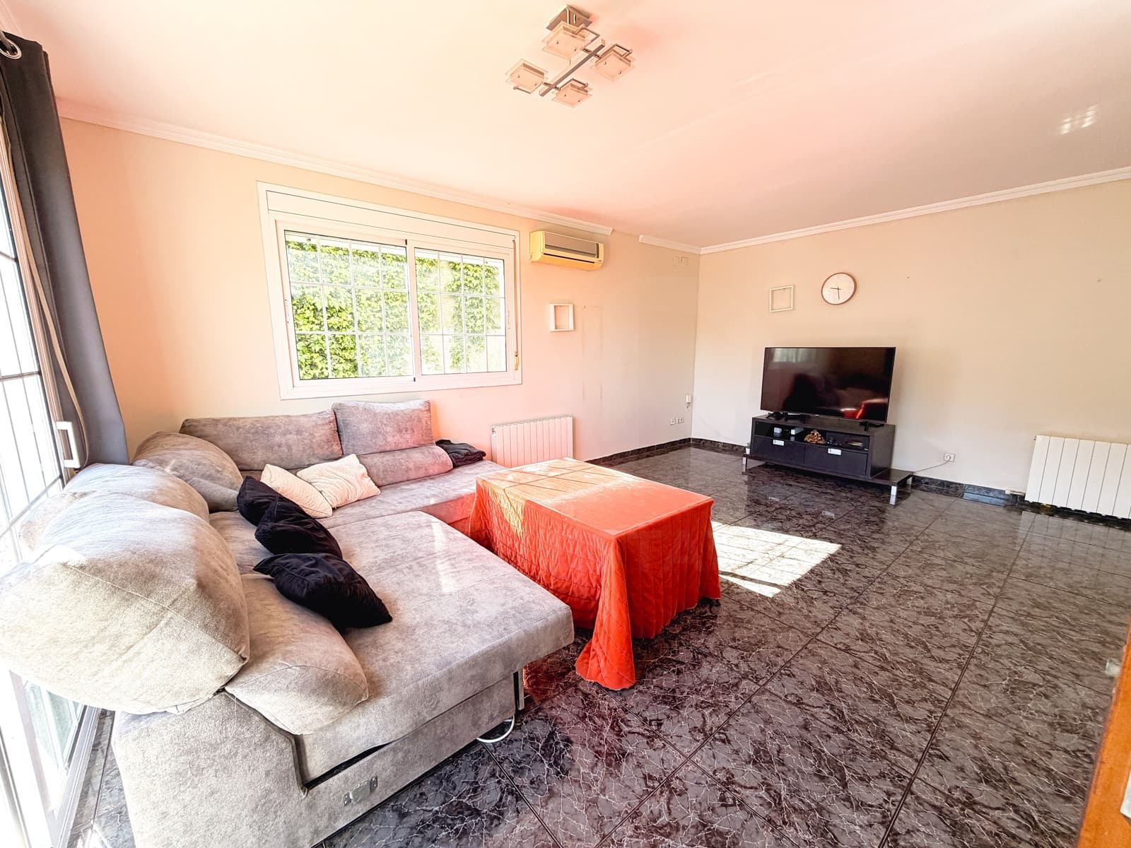 3 Zimmer Haus zu verkaufen in Barcelona Stadt mit Garage - 320.000 € (Ref: 9988437)