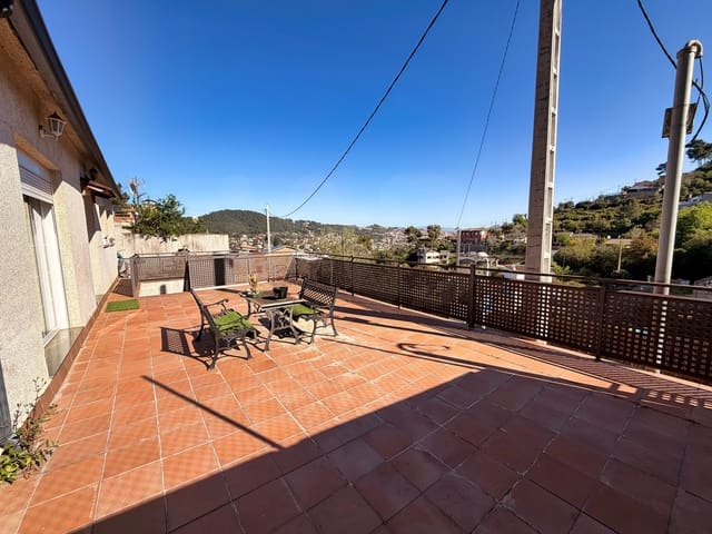 3 sypialnia Dom na sprzedaż w Miasto Barcelona z garażem - 320 000 € (Ref: 9988437)