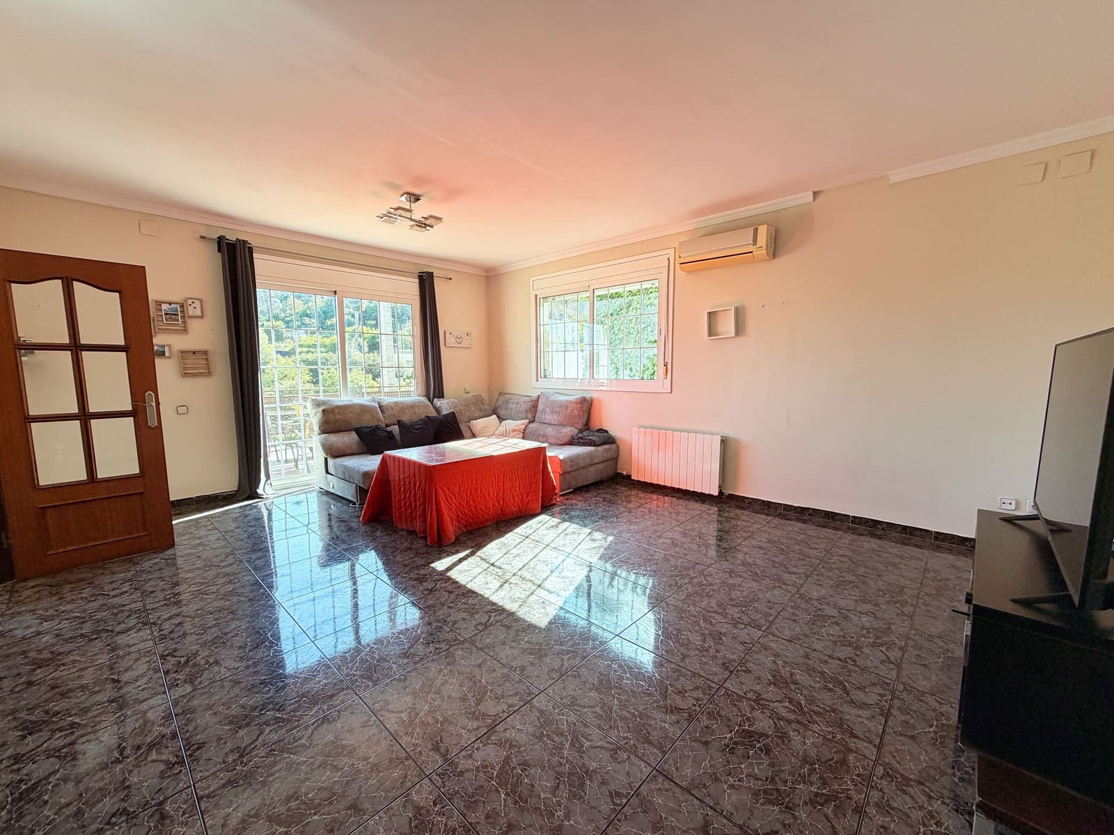 3 Zimmer Haus zu verkaufen in Barcelona Stadt mit Garage - 320.000 € (Ref: 9988437)
