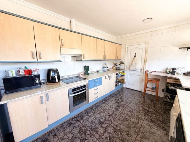 3 sypialnia Dom na sprzedaż w Miasto Barcelona z garażem - 320 000 € (Ref: 9988437)