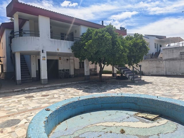 Chalet de 8 habitaciones en Huelva ciudad en venta - 349.990 € (Ref: 9988439)