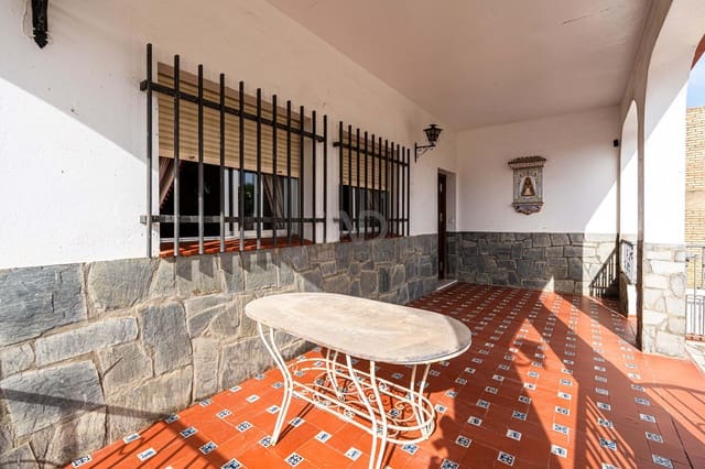 Chalet de 8 habitaciones en Huelva ciudad en venta - 349.990 € (Ref: 9988439)