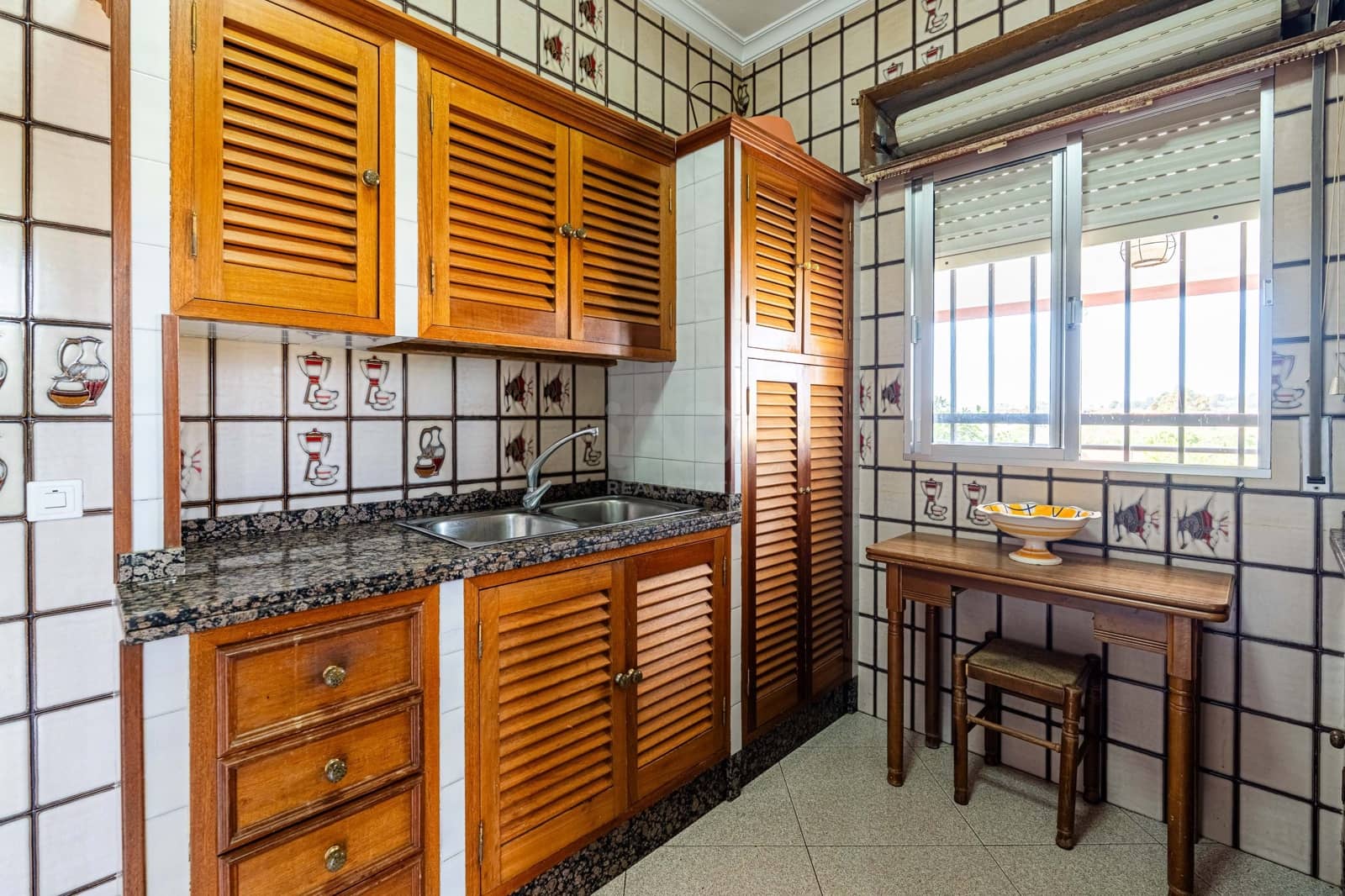 Chalet de 8 habitaciones en Huelva ciudad en venta - 349.990 € (Ref: 9988439)
