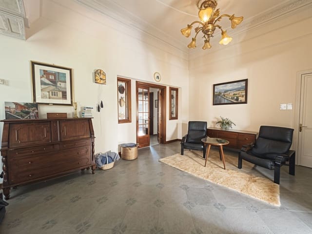 6 Zimmer Haus zu verkaufen in Sant Joan de les Abadesses mit Garage - 485.000 € (Ref: 9988442)
