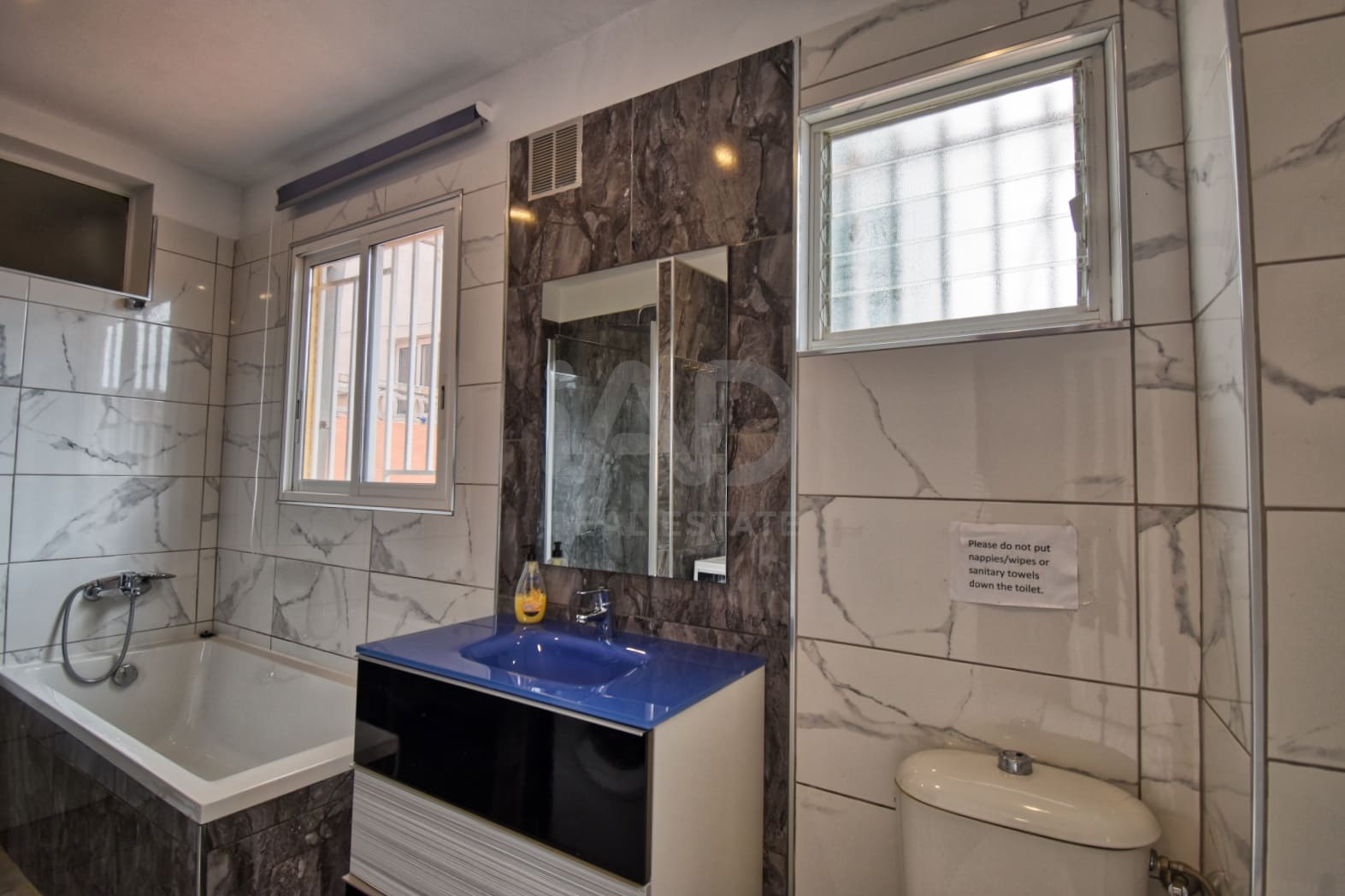 5 sypialnia Dom na sprzedaż w Miasto Walencja z basenem - 360 000 € (Ref: 9988444)