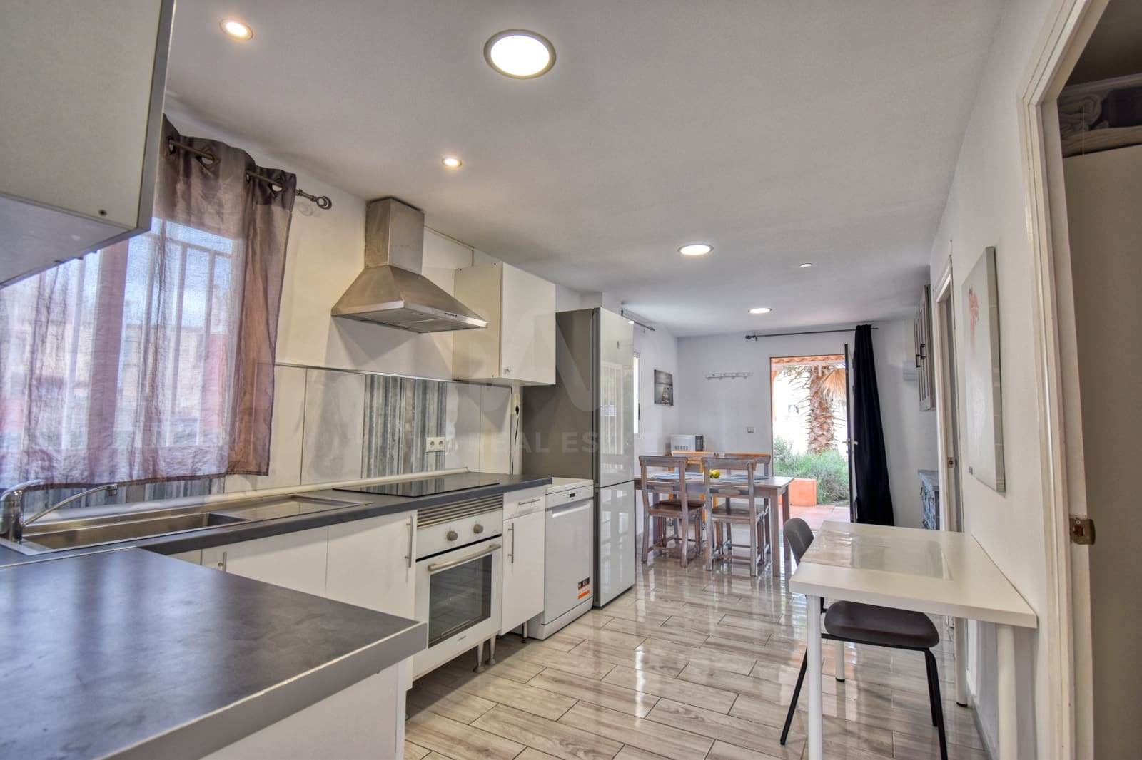 5 sypialnia Dom na sprzedaż w Miasto Walencja z basenem - 360 000 € (Ref: 9988444)