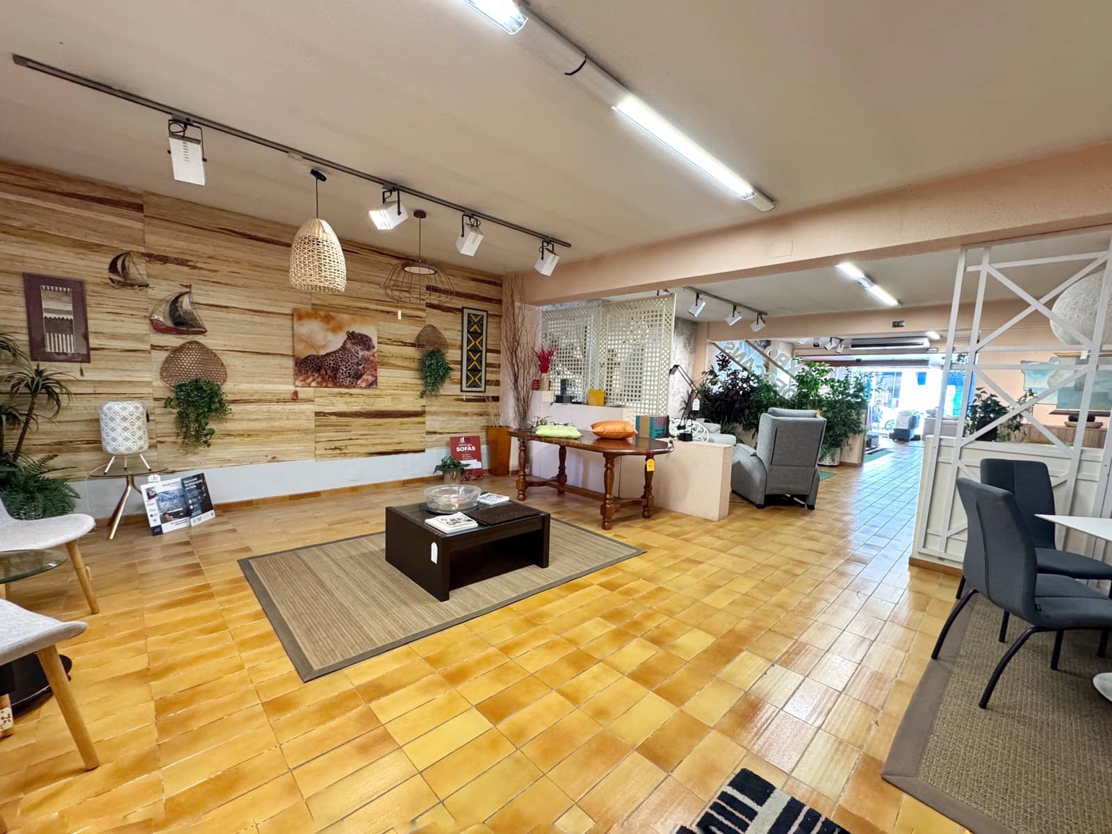 Komercyjne na sprzedaż w Miasto Tarragona - 368 000 € (Ref: 9988445)