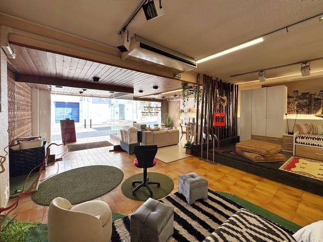 Commercieel te koop in Móra d'Ebre - € 368.000 (Ref: 9988445)