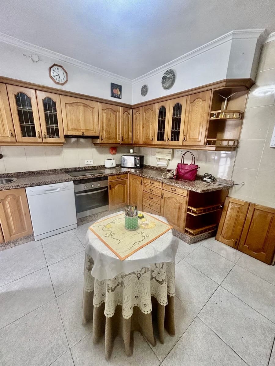 3 bedroom Apartment for sale in Leon city - € 69,500 (Ref: 9988447)