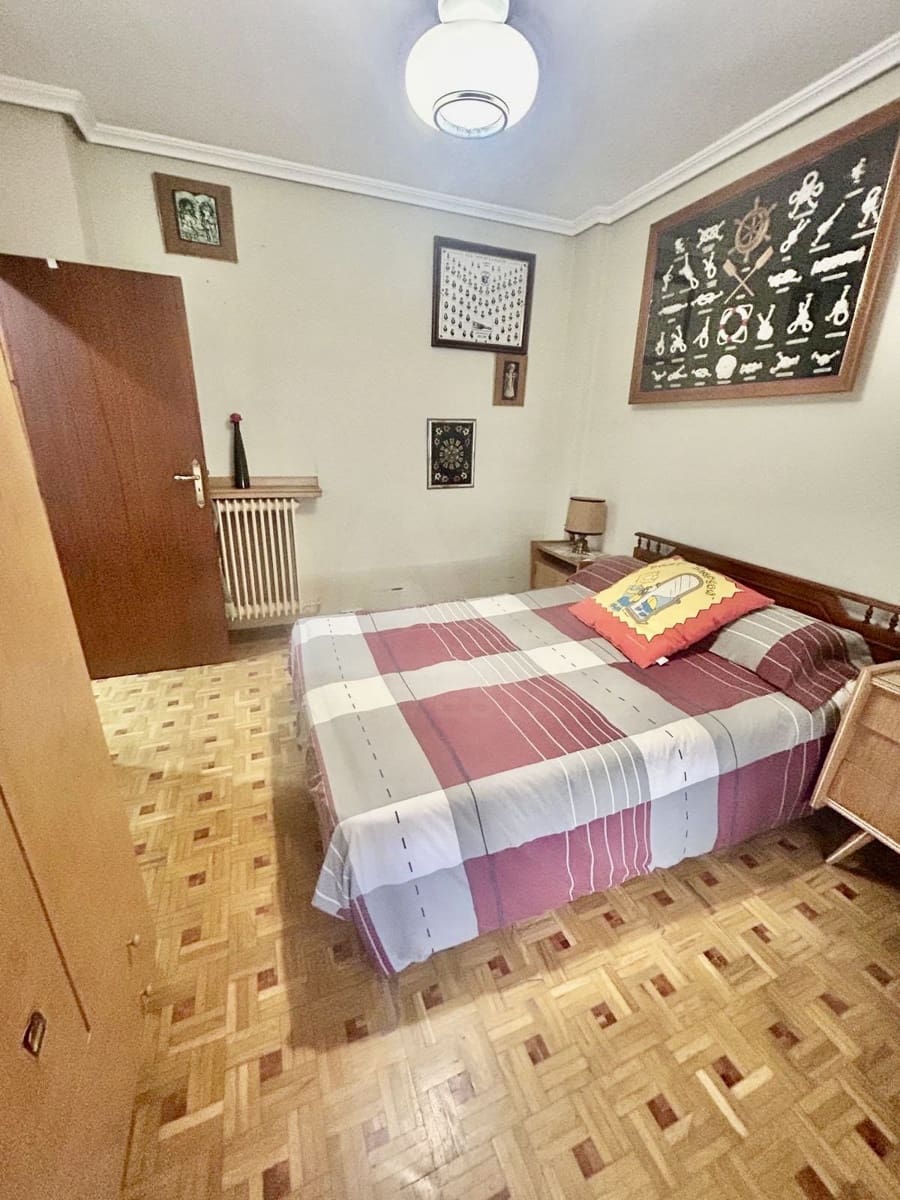 3 bedroom Apartment for sale in Leon city - € 69,500 (Ref: 9988447)