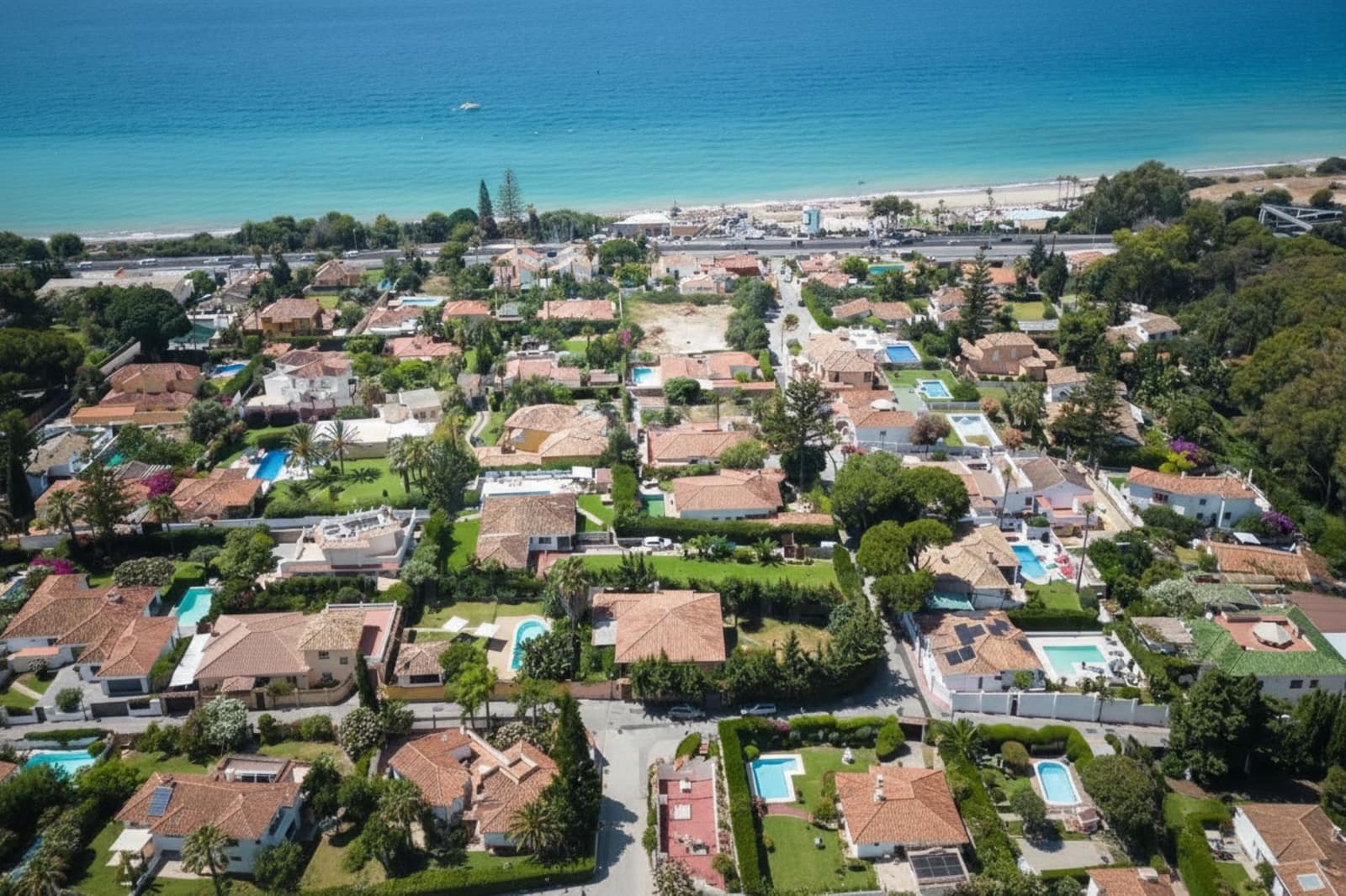 4 bedroom Villa for sale in Marbella with garage - € 920,000 (Ref: 9988448)