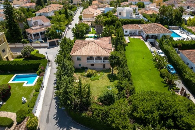 4 soverom Villa til salgs i Río Real, Marbella med garasje - € 920 000 (Ref: 9988448)