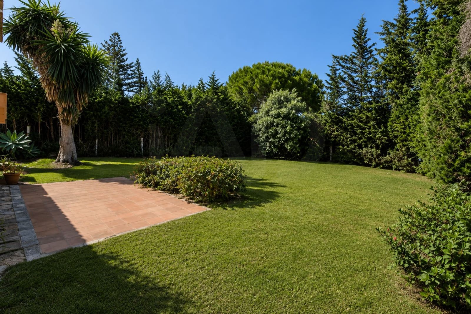 4 bedroom Villa for sale in Marbella with garage - € 920,000 (Ref: 9988448)