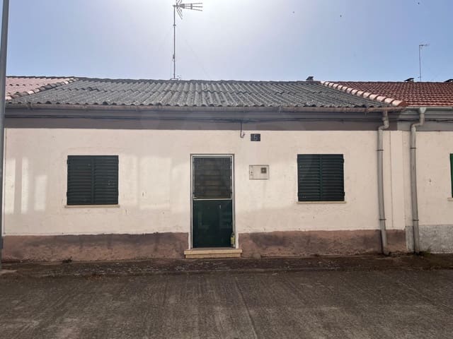 4 soverom Hus til salgs i Salamanca by - € 48 000 (Ref: 9988449)
