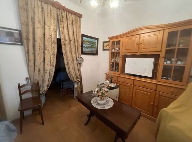4 soverom Hus til salgs i Salamanca by - € 48 000 (Ref: 9988449)