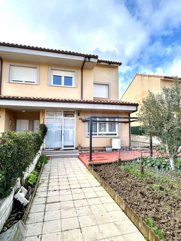 4 soveværelse Rækkehus til salg i León by med swimmingpool - € 254.000 (Ref: 9988451)