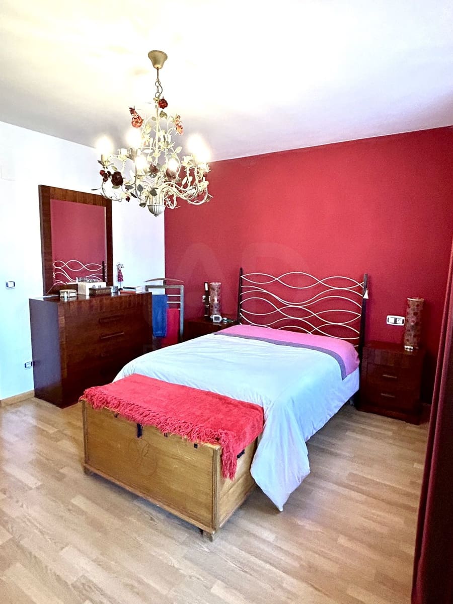 4 sypialnia Dom szeregowy na sprzedaż w Miasto Leon z basenem - 254 000 € (Ref: 9988451)