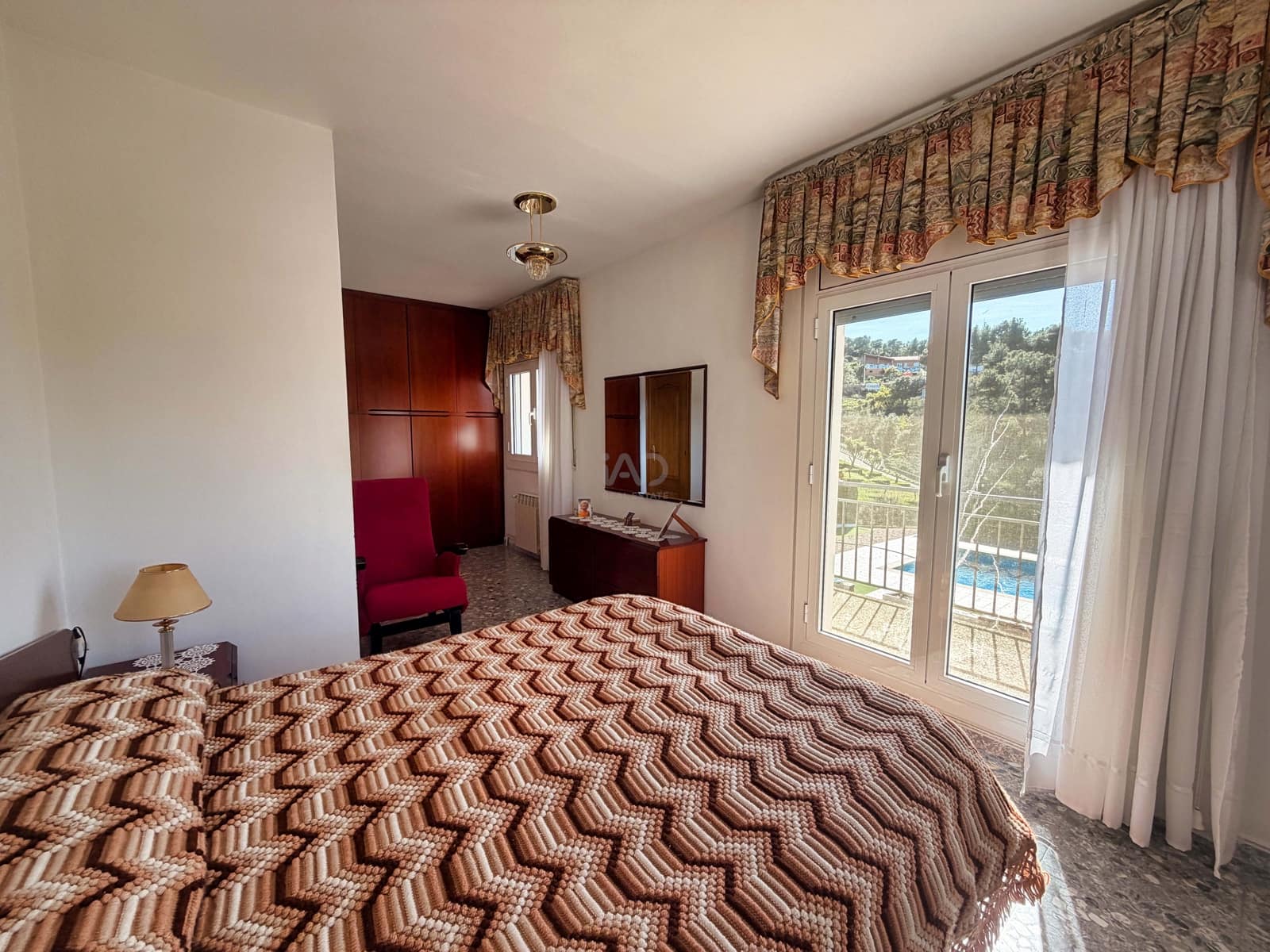 5 soveværelse Byhus til salg i Barcelona by med swimmingpool garage - € 470.000 (Ref: 9988454)