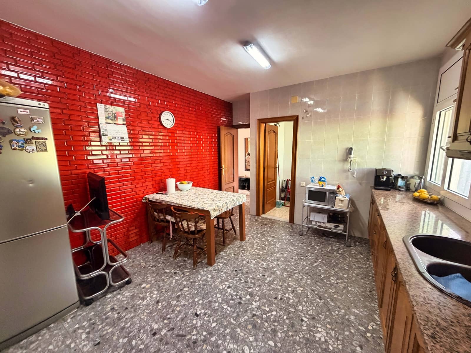 5 soveværelse Byhus til salg i Barcelona by med swimmingpool garage - € 470.000 (Ref: 9988454)