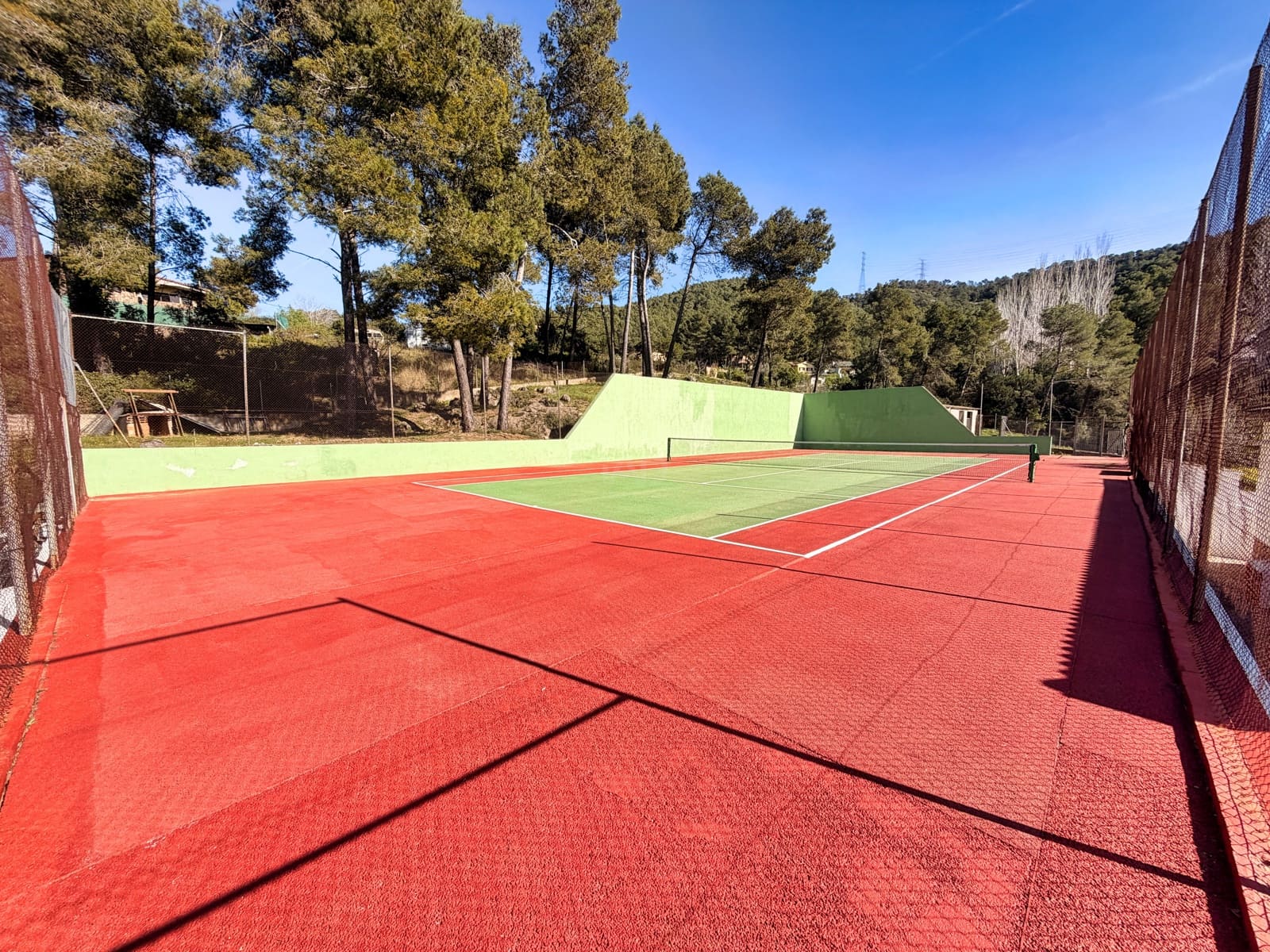 5 soveværelse Byhus til salg i Barcelona by med swimmingpool garage - € 470.000 (Ref: 9988454)