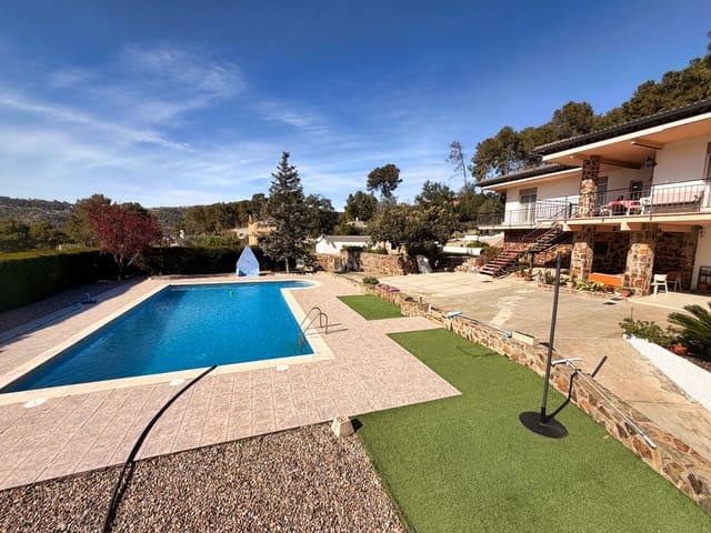 5 sypialnia Dom na sprzedaż w Miasto Barcelona z basenem garażem - 470 000 € (Ref: 9988454)