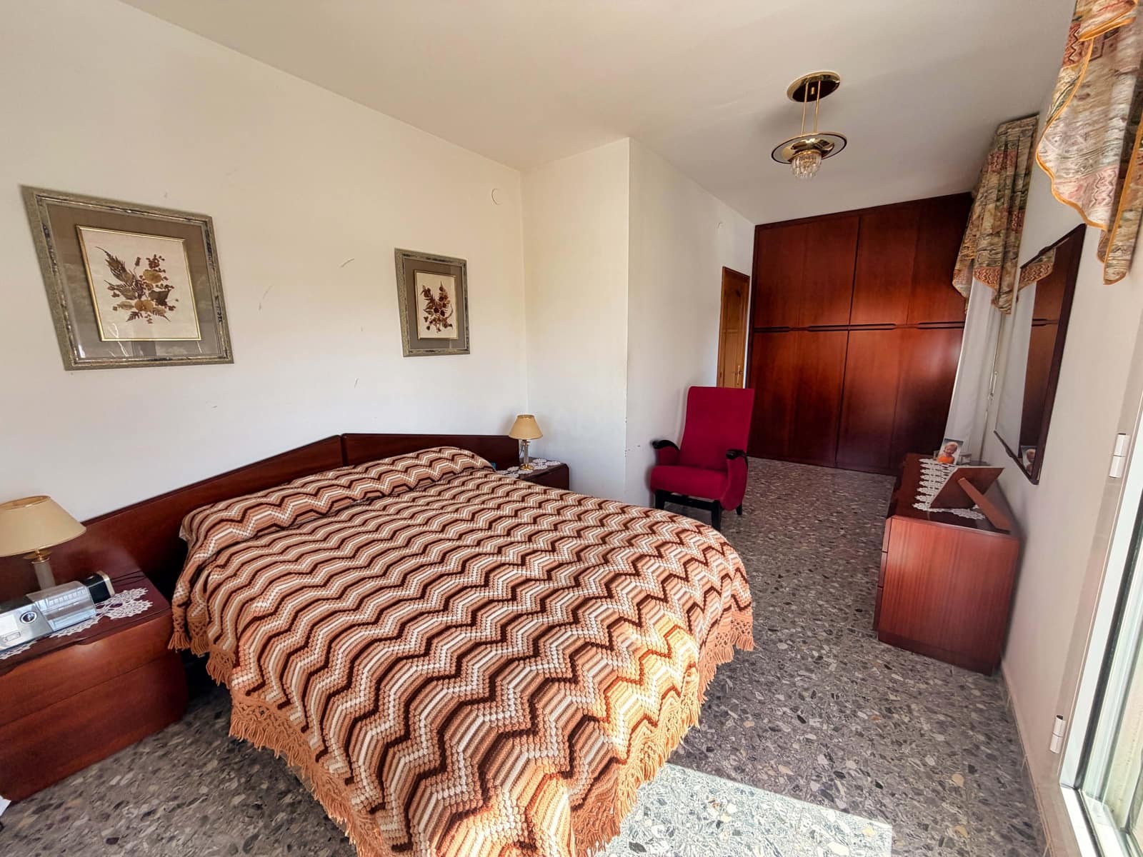 5 soveværelse Byhus til salg i Barcelona by med swimmingpool garage - € 470.000 (Ref: 9988454)