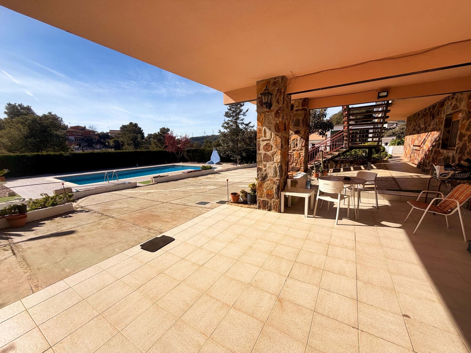 5 soveværelse Byhus til salg i Barcelona by med swimmingpool garage - € 470.000 (Ref: 9988454)