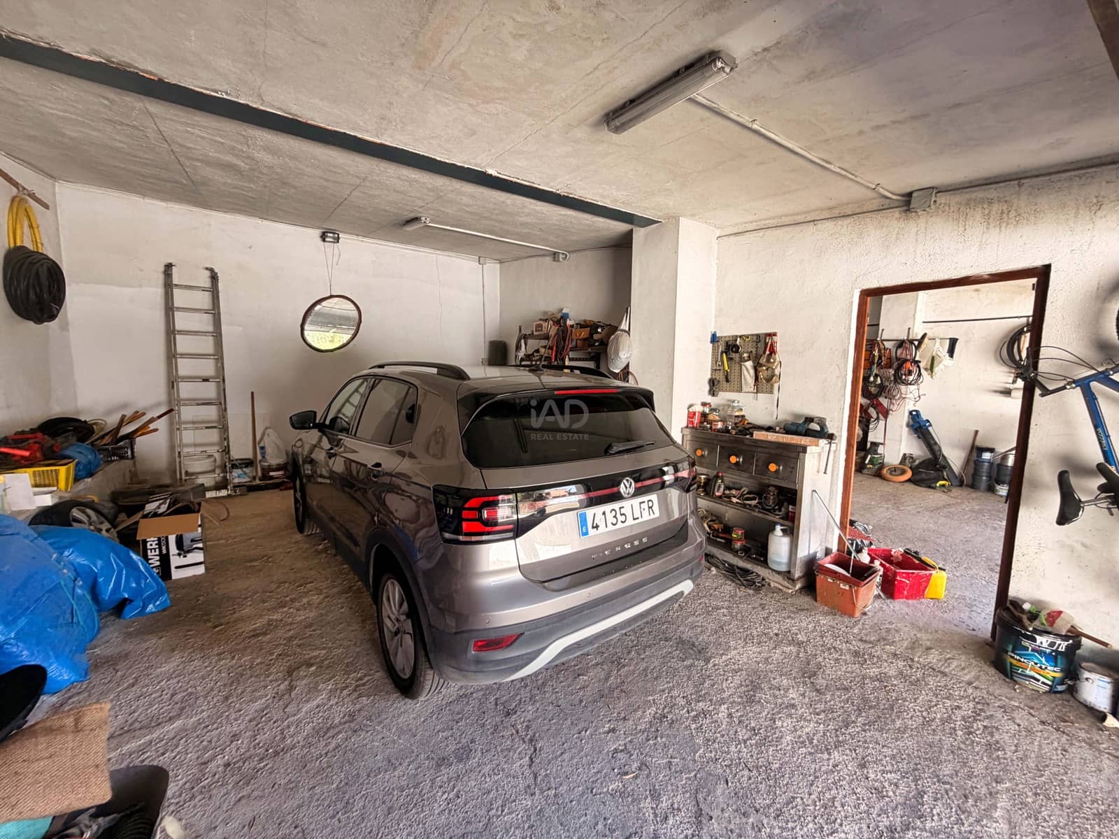 5 soveværelse Byhus til salg i Barcelona by med swimmingpool garage - € 470.000 (Ref: 9988454)