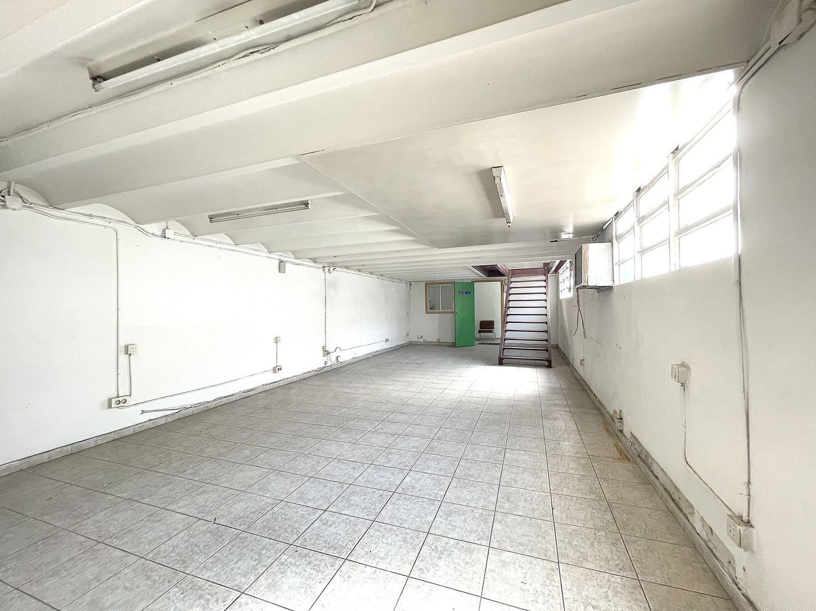 Kommersiell till salu i Barcelona stad - 250 000 € (Ref: 9988456)