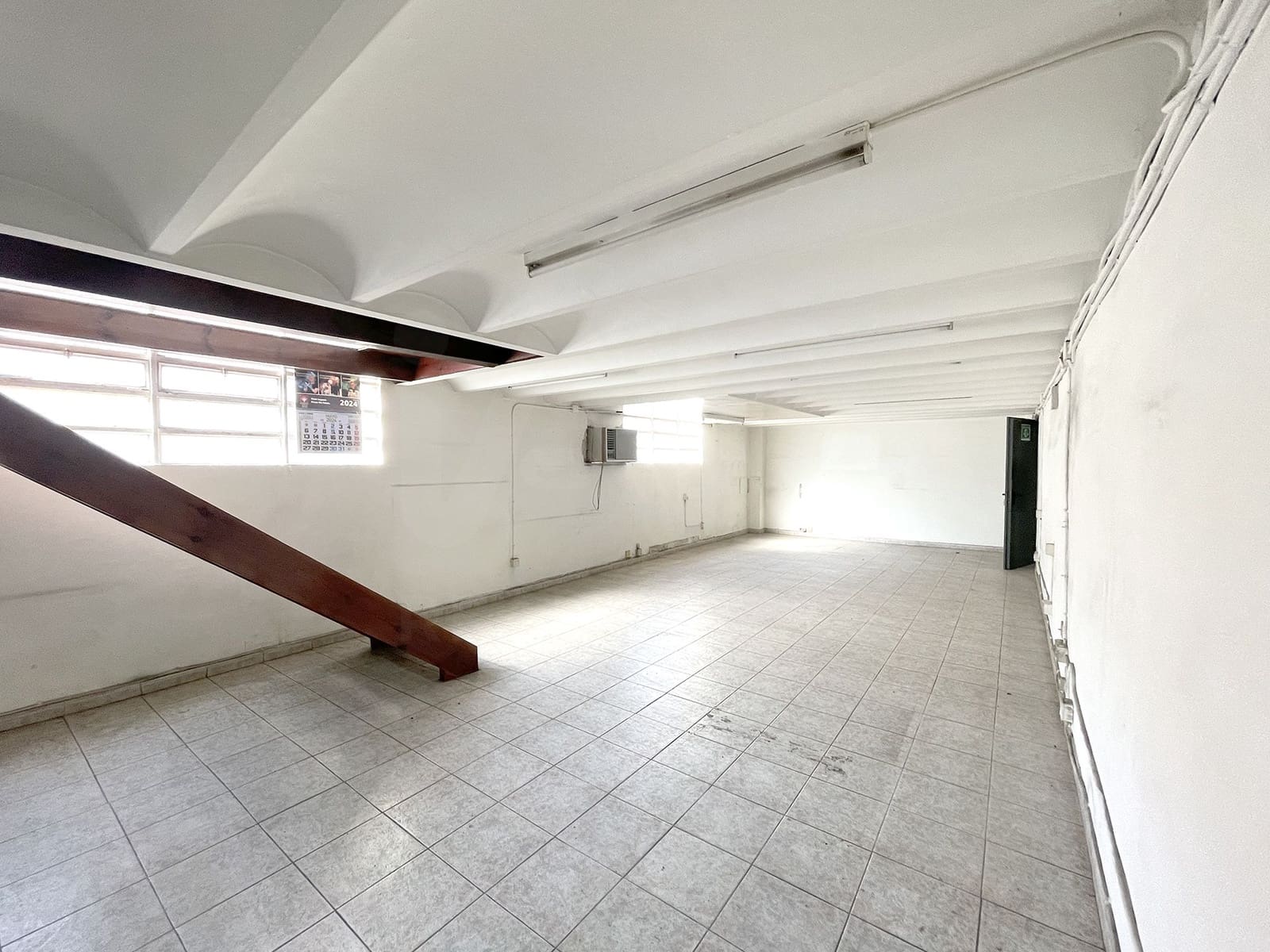 Kommersiell till salu i Barcelona stad - 250 000 € (Ref: 9988456)