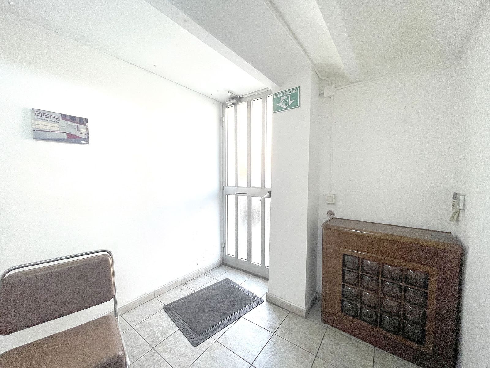 Kommersiell till salu i Barcelona stad - 250 000 € (Ref: 9988456)