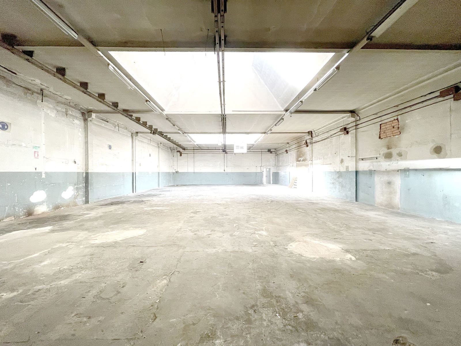 Kommersiell till salu i Barcelona stad - 250 000 € (Ref: 9988456)