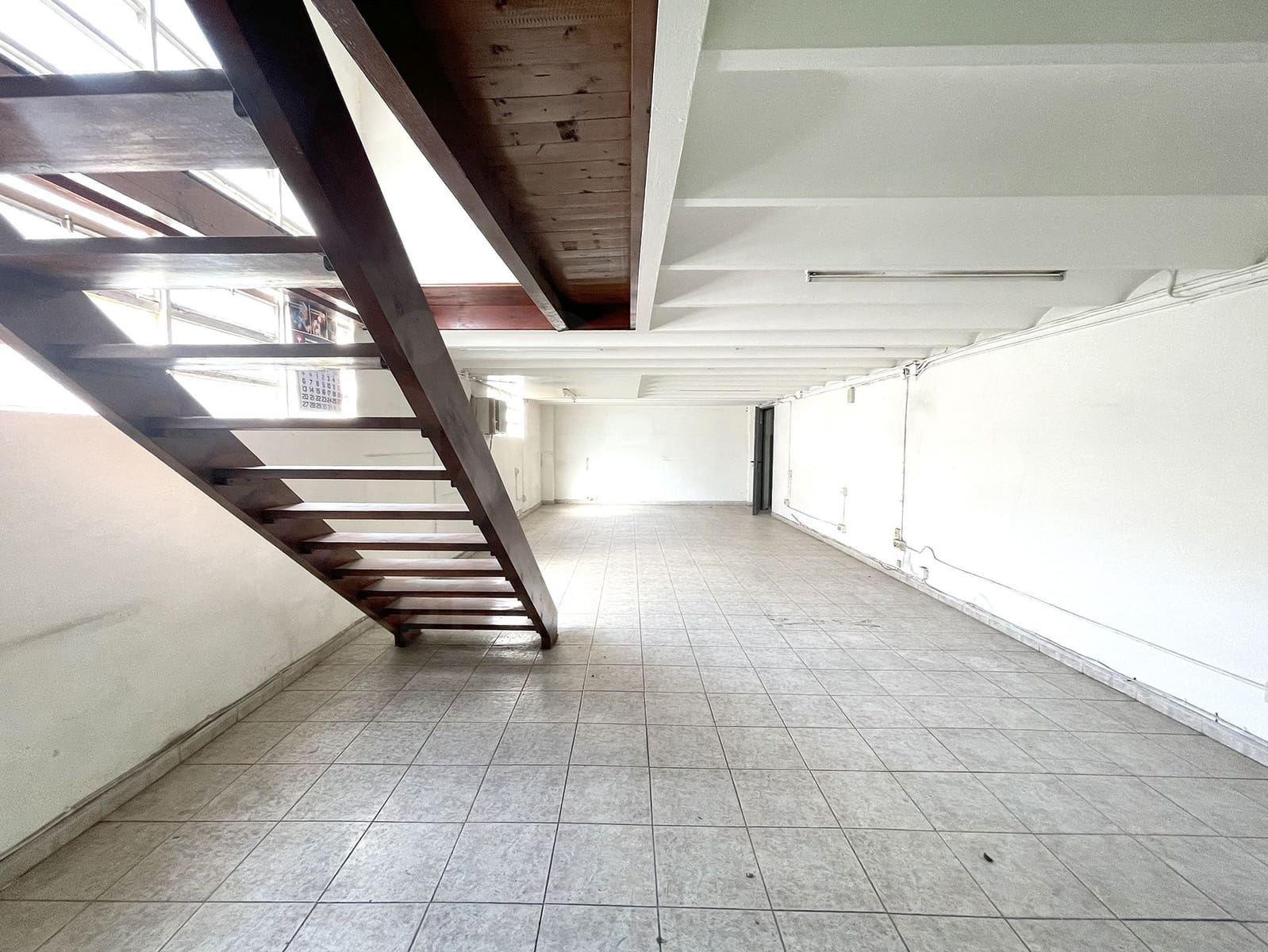 Kommersiell till salu i Barcelona stad - 250 000 € (Ref: 9988456)
