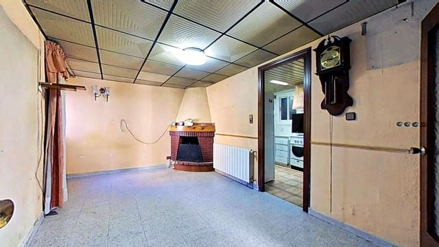 Hus till salu i L'Espluga de Francolí - 94 000 € (Ref: 9988460)