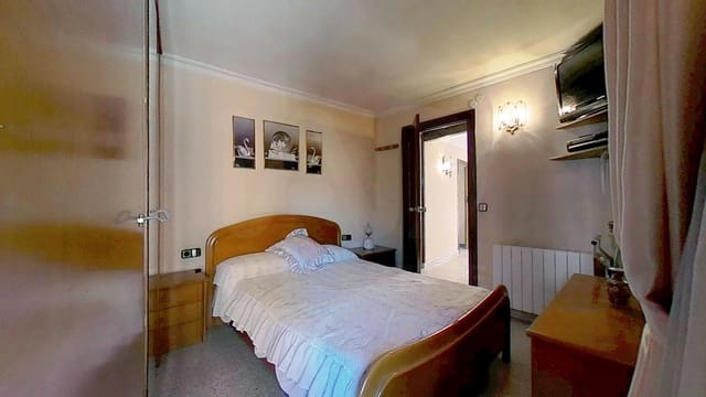 Hus till salu i L'Espluga de Francolí - 94 000 € (Ref: 9988460)