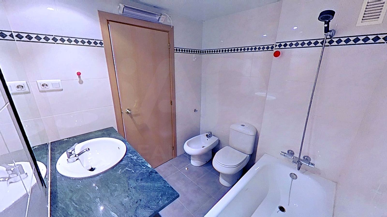 3 sovrum Lägenhet till salu i Tarragona stad med garage - 244 000 € (Ref: 9988463)