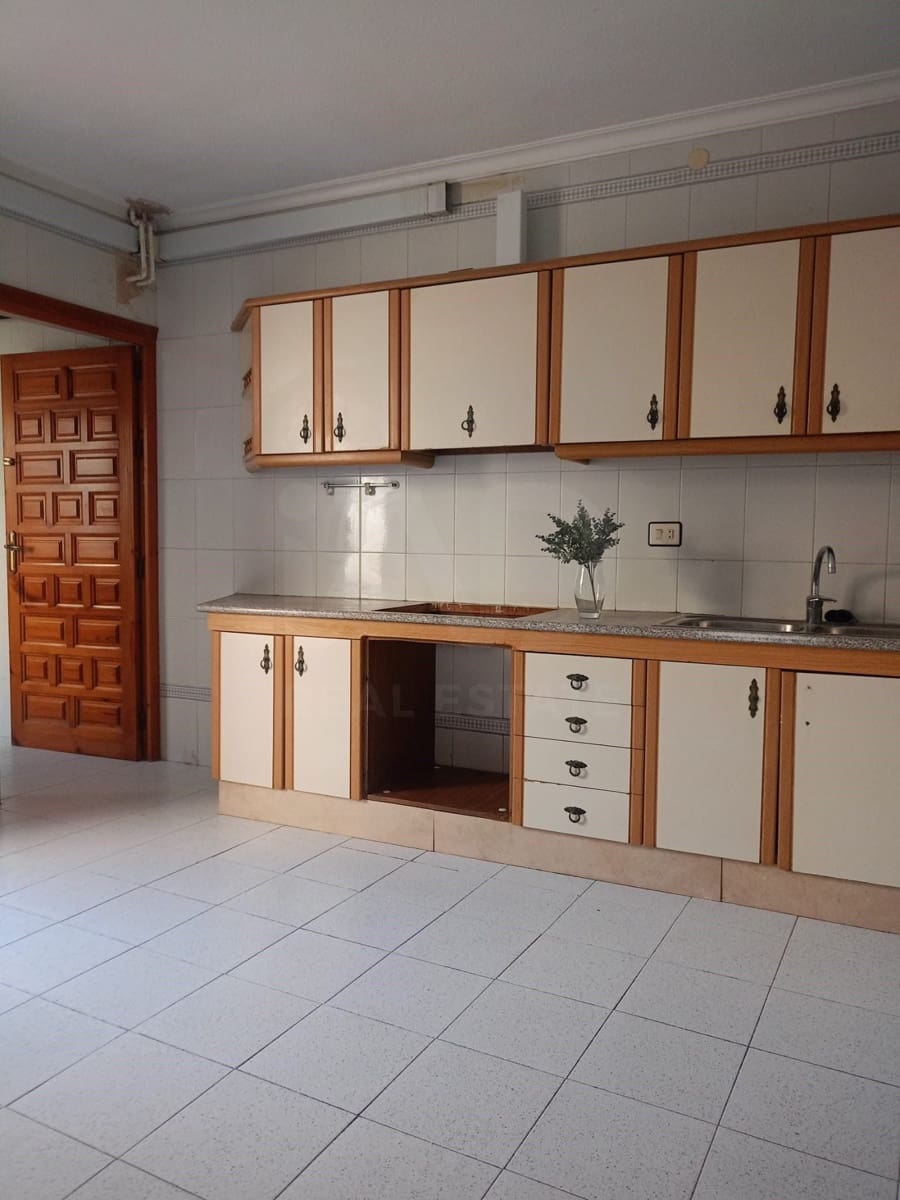 3 slaapkamer Rijtjeshuis te koop in La Paca - € 79.500 (Ref: 9988464)