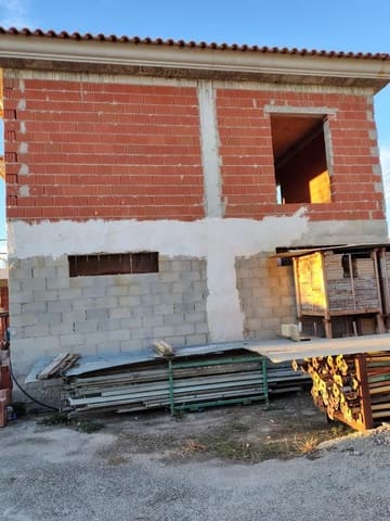 Dom na sprzedaż w Busot z basenem garażem - 316 000 € (Ref: 9988471)