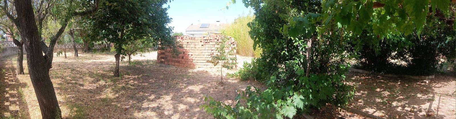 Building Plot for sale in Barcelona city - € 140,000 (Ref: 9988472)