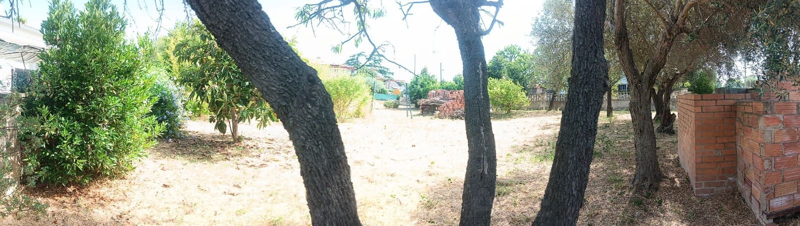 Building Plot for sale in Barcelona city - € 140,000 (Ref: 9988472)