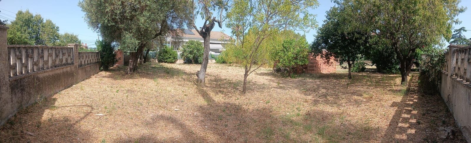 Building Plot for sale in Barcelona city - € 140,000 (Ref: 9988472)