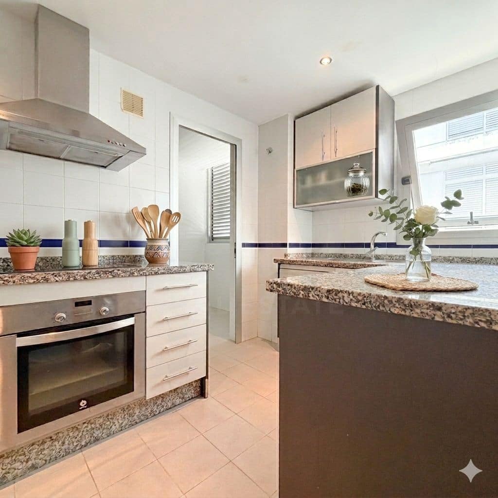 3 sypialnia Apartament na sprzedaż w Miasto Malaga z garażem - 349 900 € (Ref: 9988475)