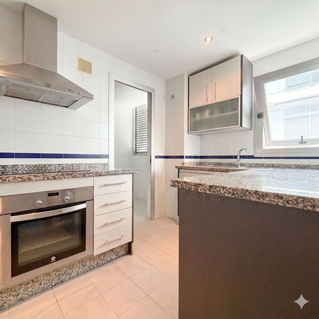 3 sypialnia Apartament na sprzedaż w Miasto Malaga z garażem - 349 900 € (Ref: 9988475)