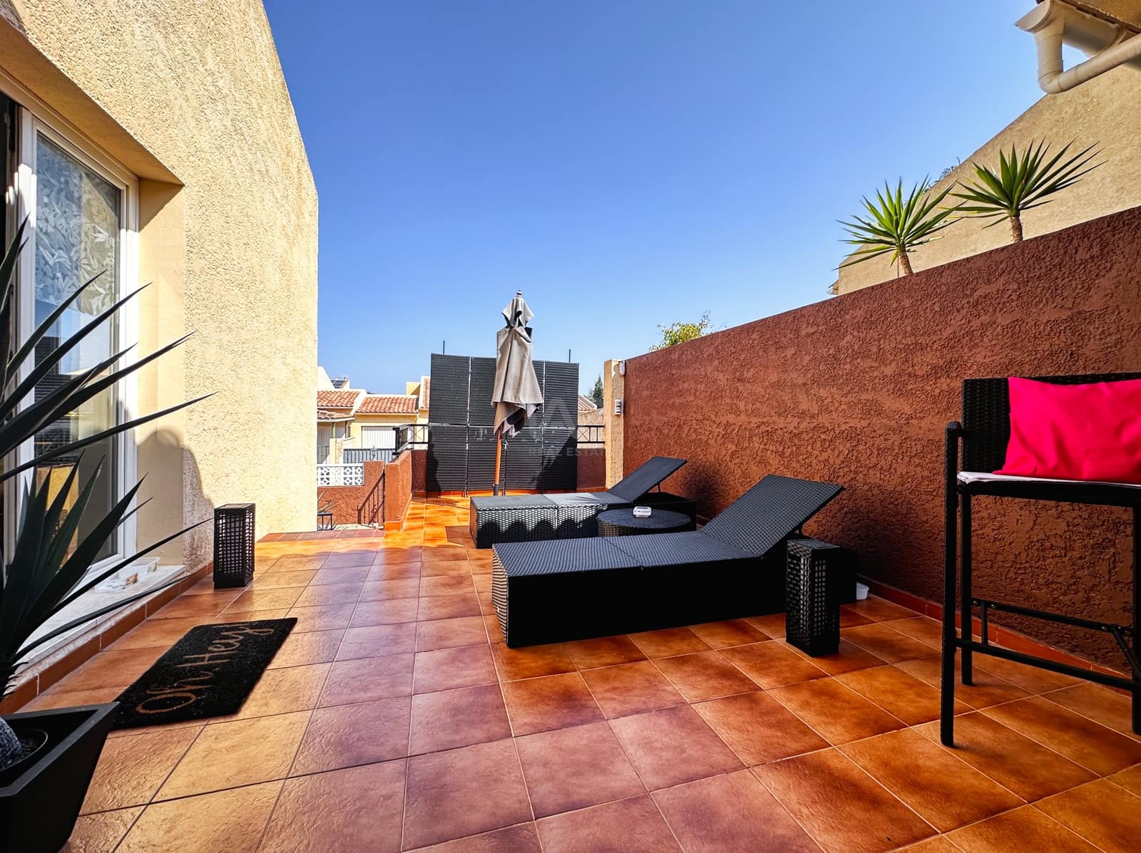 Adosado de 8 habitaciones en Alicante / Alacant ciudad en venta - 441.900 € (Ref: 9988478)