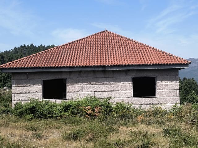 Mark till salu i Ourense stad - 159 700 € (Ref: 9988482)