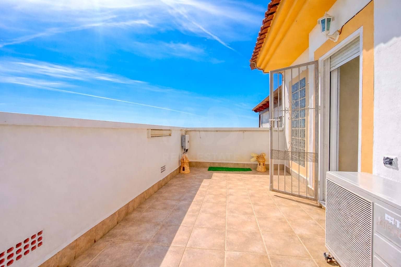 3 sypialnia Dom szeregowy na sprzedaż w Miasto Alicante / Alacant z basenem garażem - 329 000 € (Ref: 9988485)