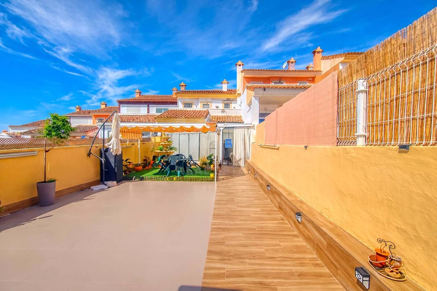 3 sypialnia Dom szeregowy na sprzedaż w Miasto Alicante / Alacant z basenem garażem - 329 000 € (Ref: 9988485)