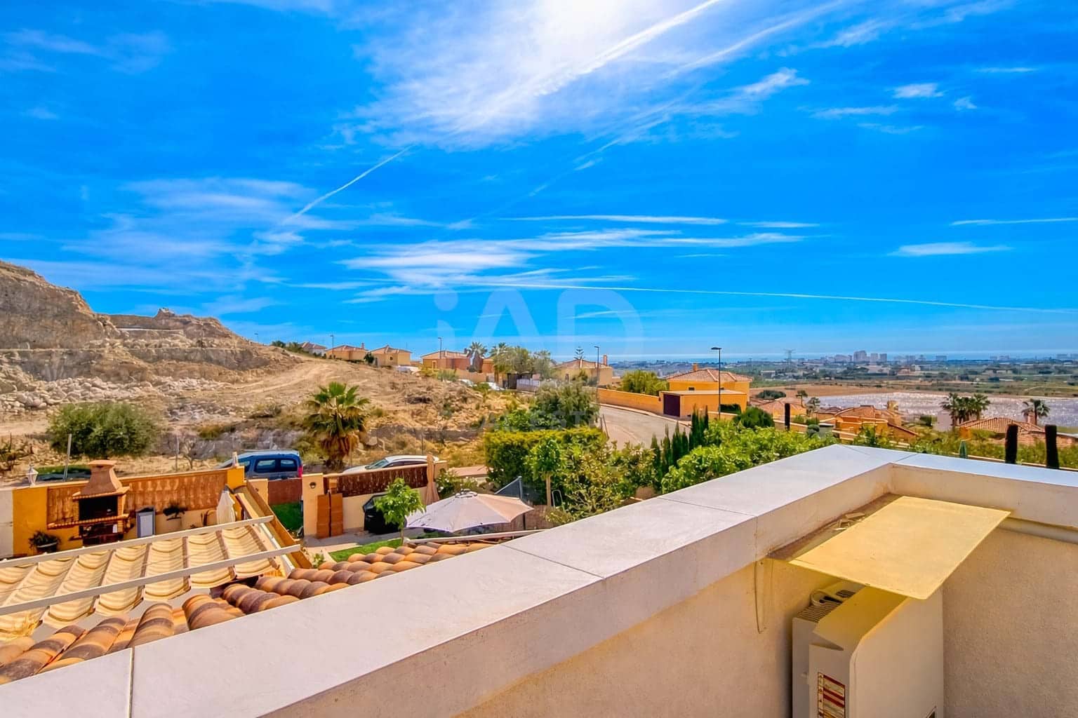 3 sypialnia Dom szeregowy na sprzedaż w Miasto Alicante / Alacant z basenem garażem - 329 000 € (Ref: 9988485)