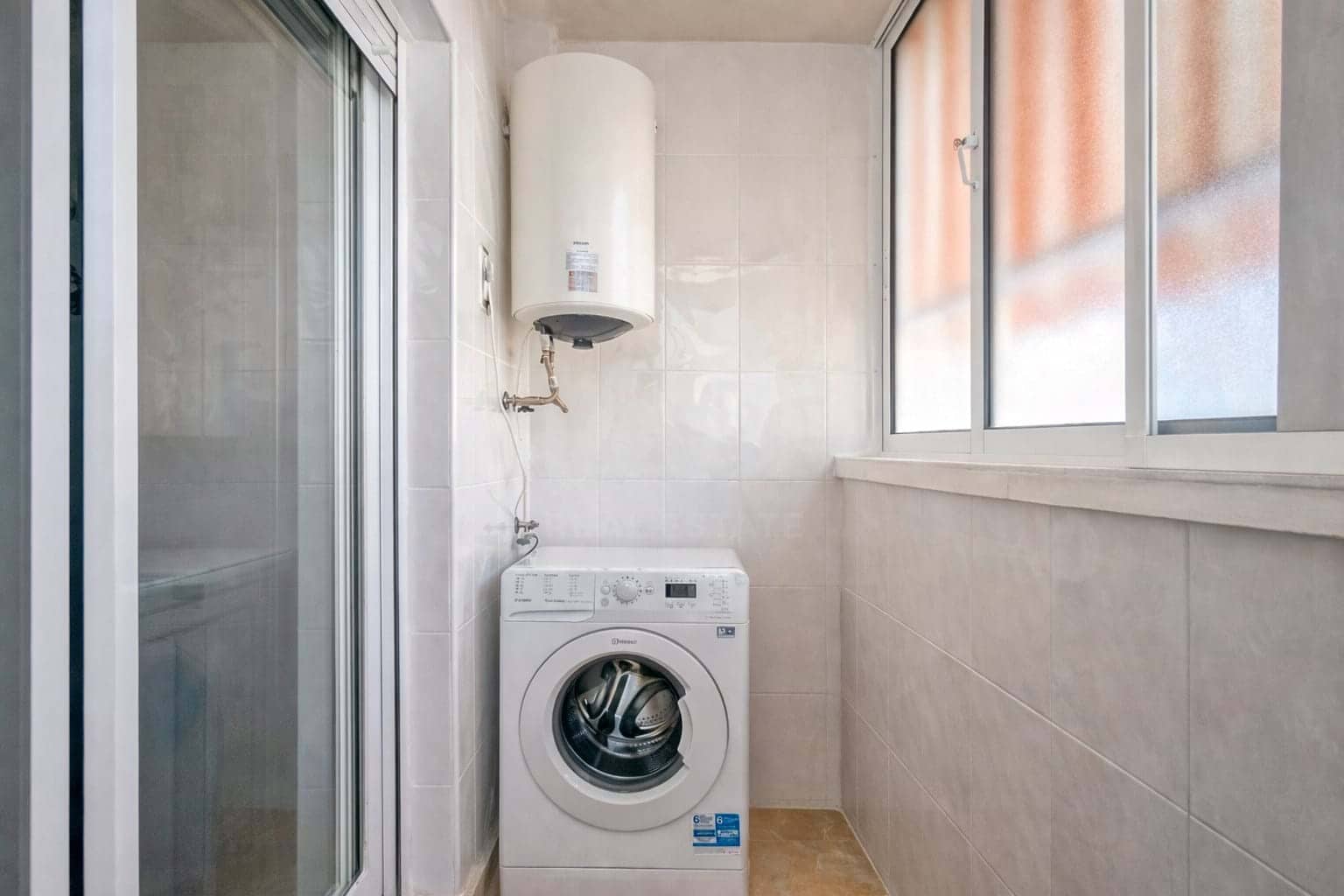 3 sypialnia Dom szeregowy na sprzedaż w Miasto Alicante / Alacant z basenem garażem - 329 000 € (Ref: 9988485)
